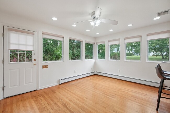 Building Photo - 34 Lewis Dr