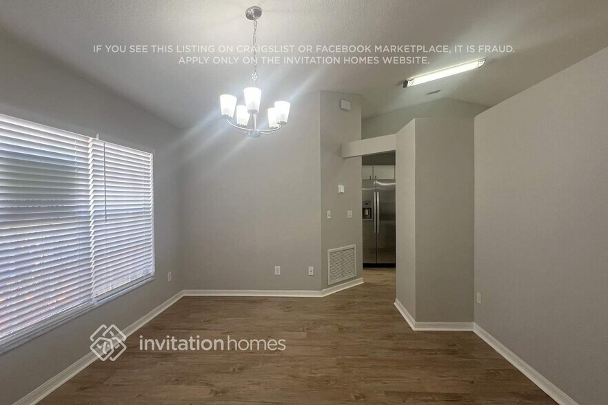 Building Photo - 945 Park Valley Cir