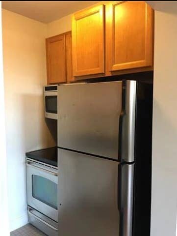 Building Photo - 15 E Kirby St