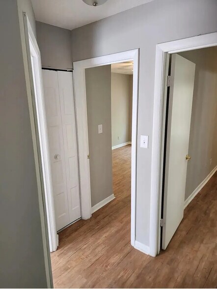 Building Photo - Room in Townhome on Governors Dr