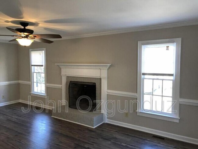 Building Photo - 2809 Broadlands Dr