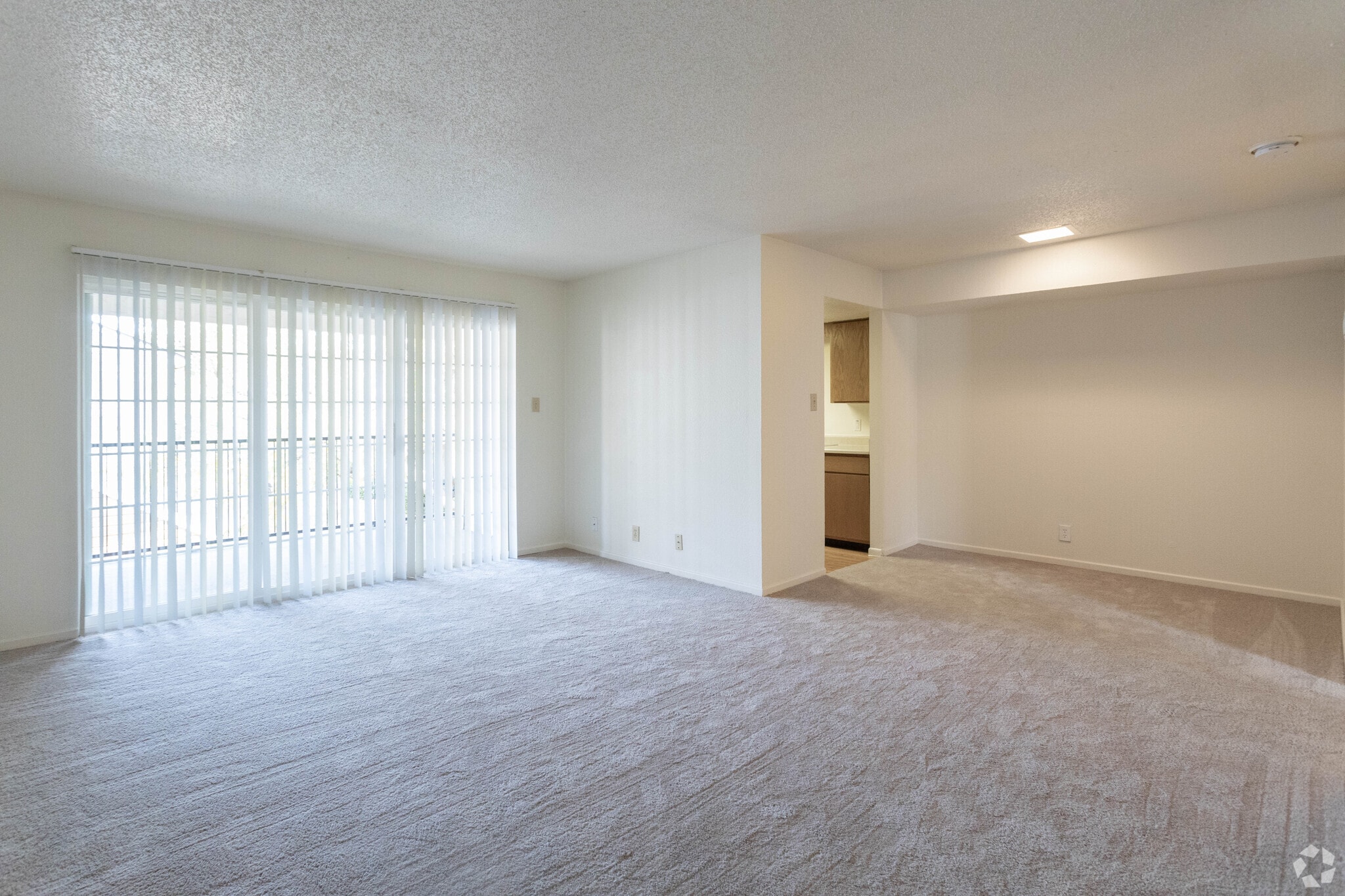 1BR, 1BA - 700 SF - Trinity Place