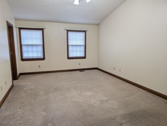 Building Photo - 4 Bedroom Beavercreek Home - AVAILABLE NOW!