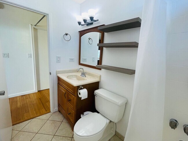 Building Photo - Partly Furnished 3-bedroom, 1.5-bath condo...
