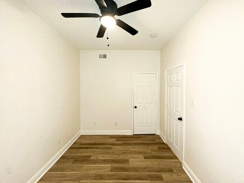 Building Photo - 2747 Armand Pl