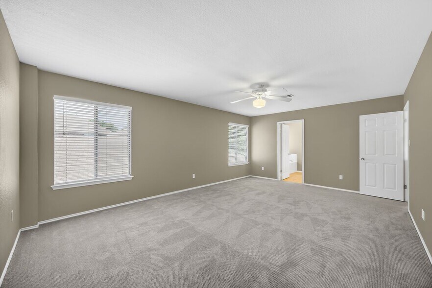 Building Photo - 8404 Tyhurst Dr