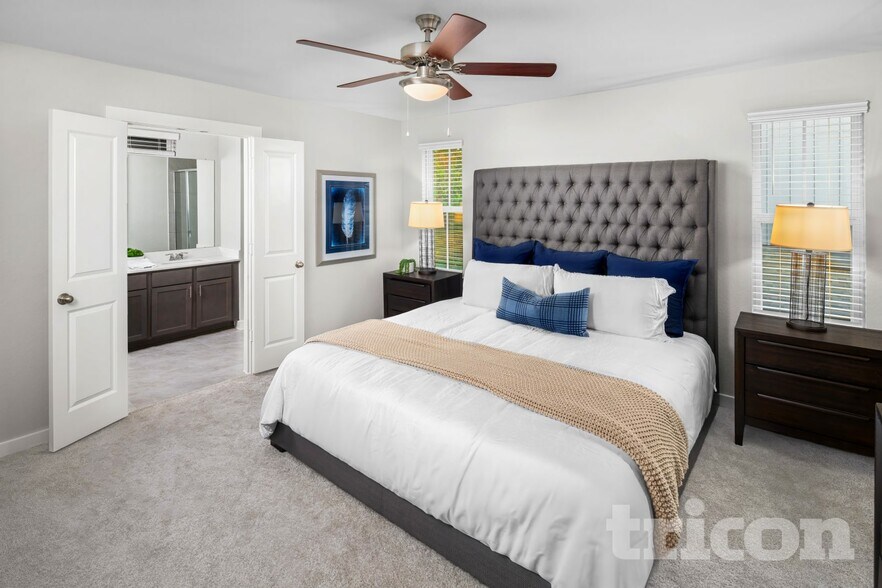 Building Photo - 9835 Willow Creek Commerce Dr