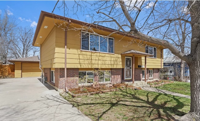 Building Photo - 4555 Brookfield Dr