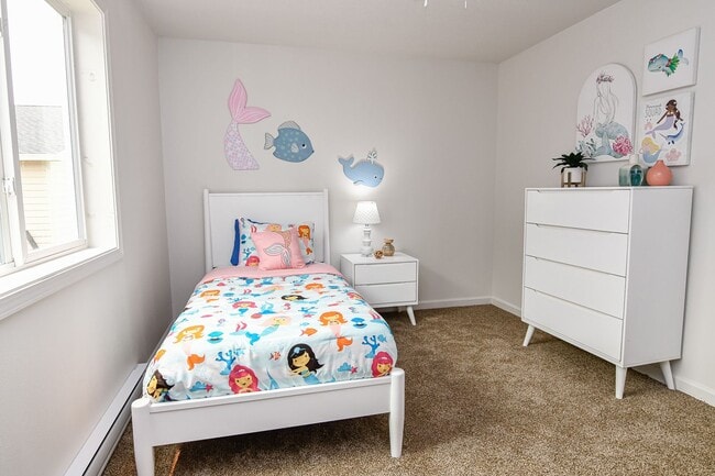 Building Photo - 3 Bedroom, Single-story Townhomes for rent...