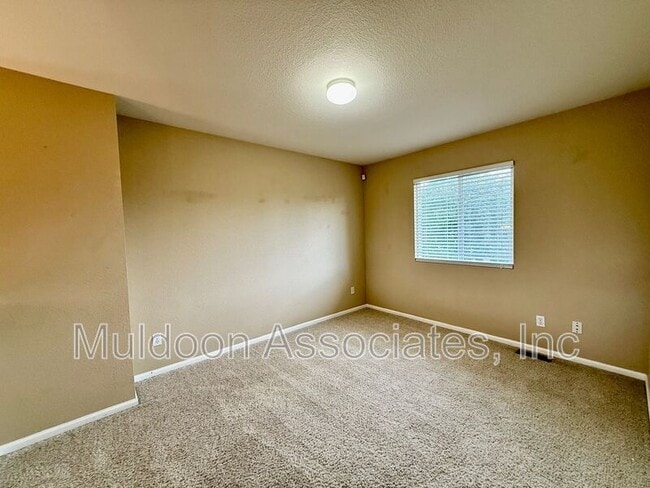 Building Photo - 2512 Sierra Springs Dr