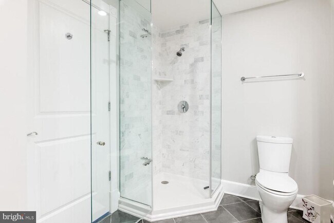 Building Photo - 910 Powhatan St