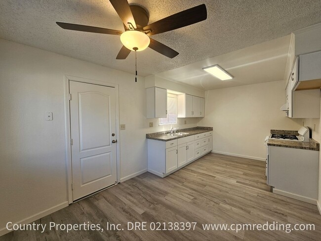 Building Photo - Updated 3-Bedroom House with Large Yard Coming Available April 1!