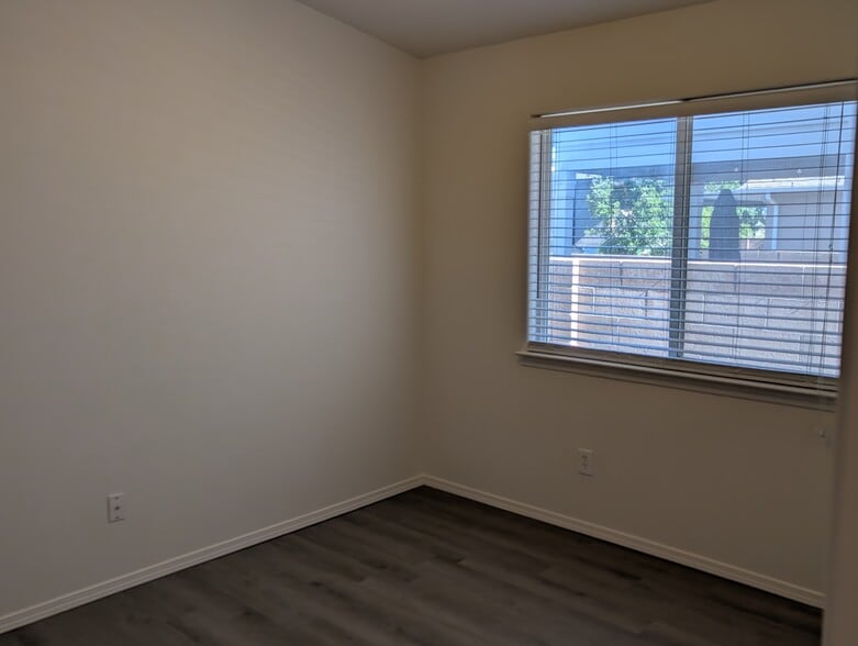 Building Photo - 9009 Eagle Vista Dr NE