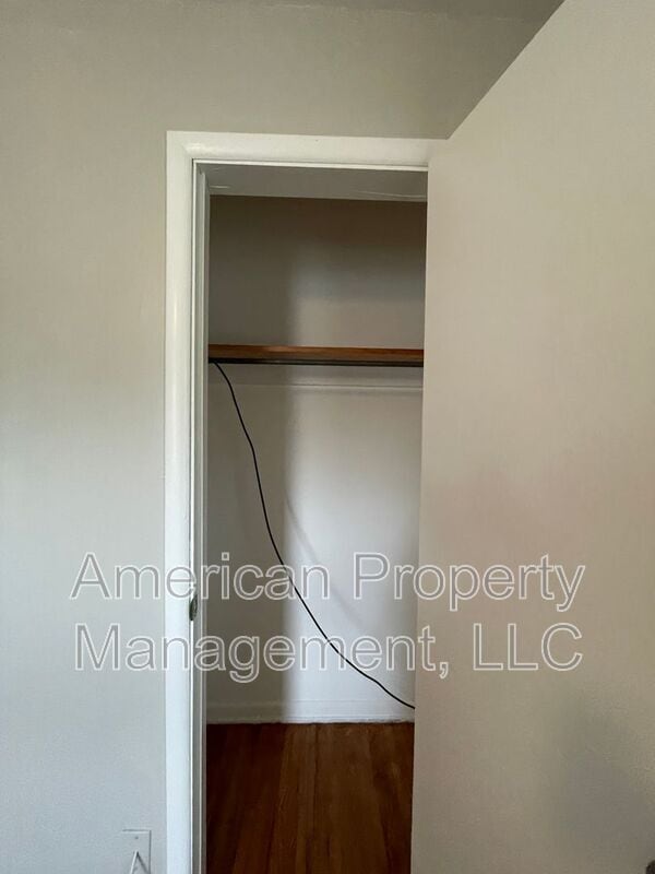 Building Photo - 523 E Duncan St