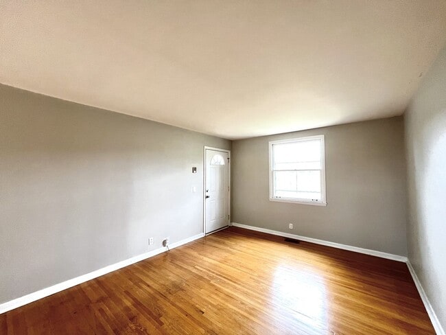 Building Photo - COMING SOON! Nashville! View the river fro...