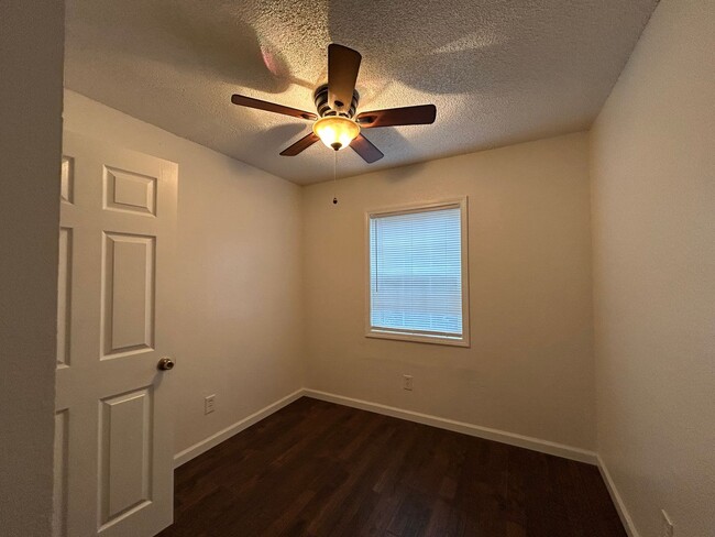 Building Photo - 1544 Montgomery St