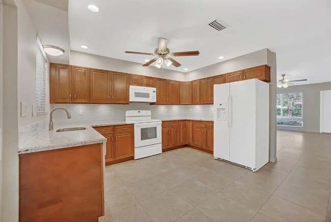 Building Photo - 830 SW 18th St