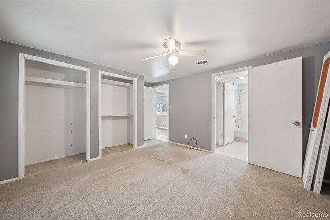 Building Photo - 2266 Newberry Rd