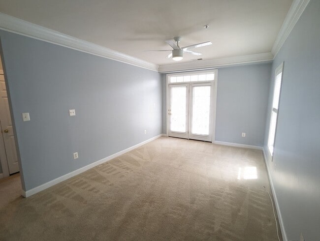 Building Photo - Two level condo in URBANA School District ...