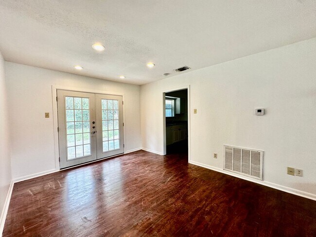 Building Photo - 1448 Harper Rd