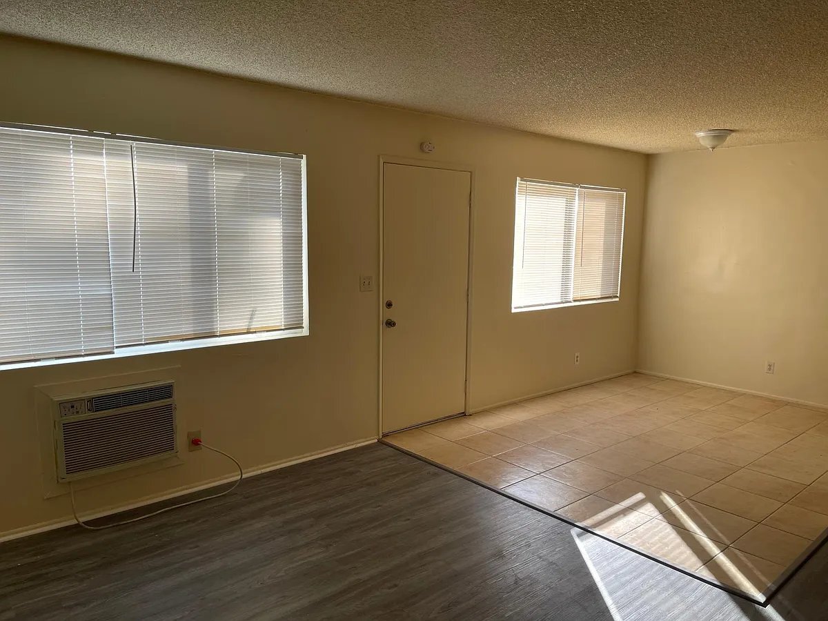 Building Photo - 405 Silverwood Ave