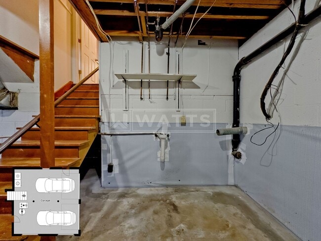 Building Photo - Great 4 Bedroom Split-Level Home in Heart of Hoover