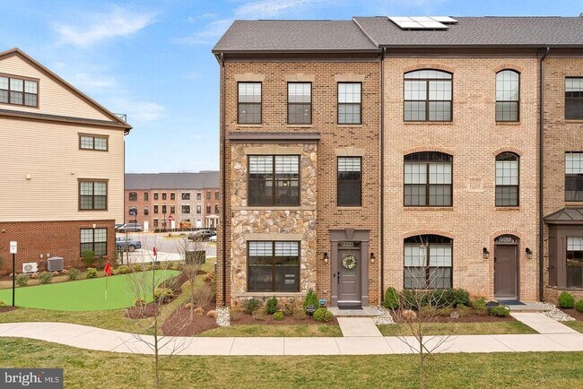Building Photo - 4422 Fair Lakes Ct