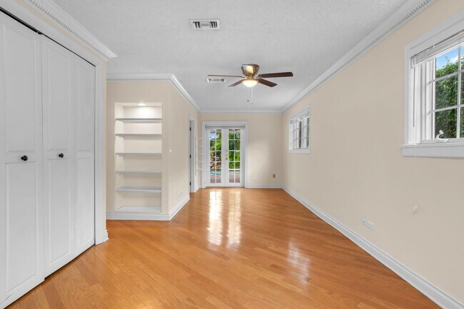 Building Photo - PENDING