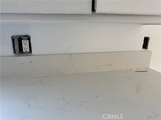 Building Photo - 1310 W 89th St