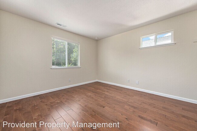 Building Photo - 2 br, 1.5 bath House - 127 N. 9th Street