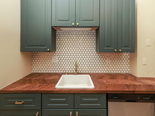 Building Photo - 5377 Fawn Ivey Ln