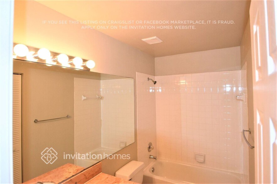 Building Photo - 5426 NW 56th Dr