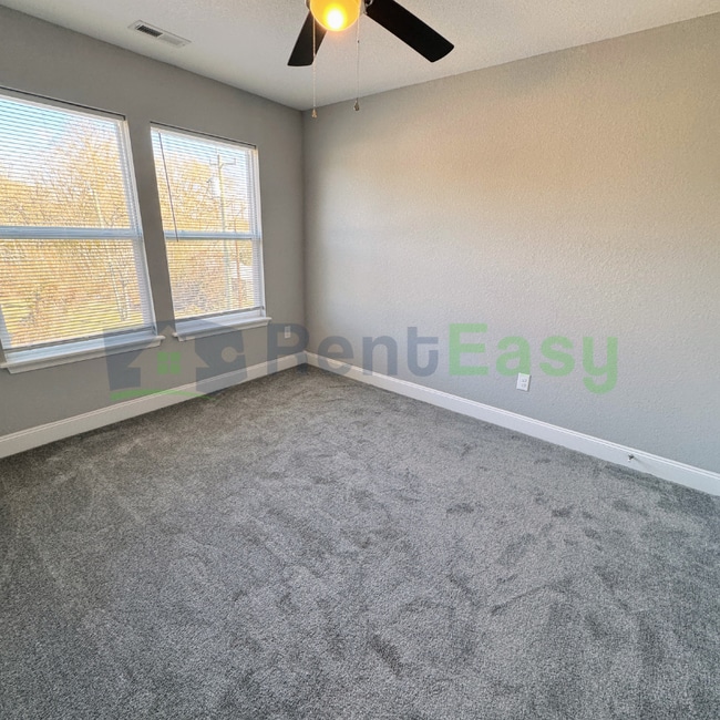 Building Photo - 511 Mason Ave