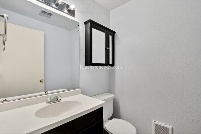 Building Photo - **$500 OFF SECOND MONTH RENT!**Bright Home with Stunning Mountain Skyline Setting!