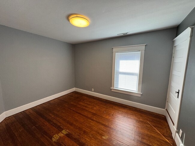 Building Photo - 1020-1022 S Randolph