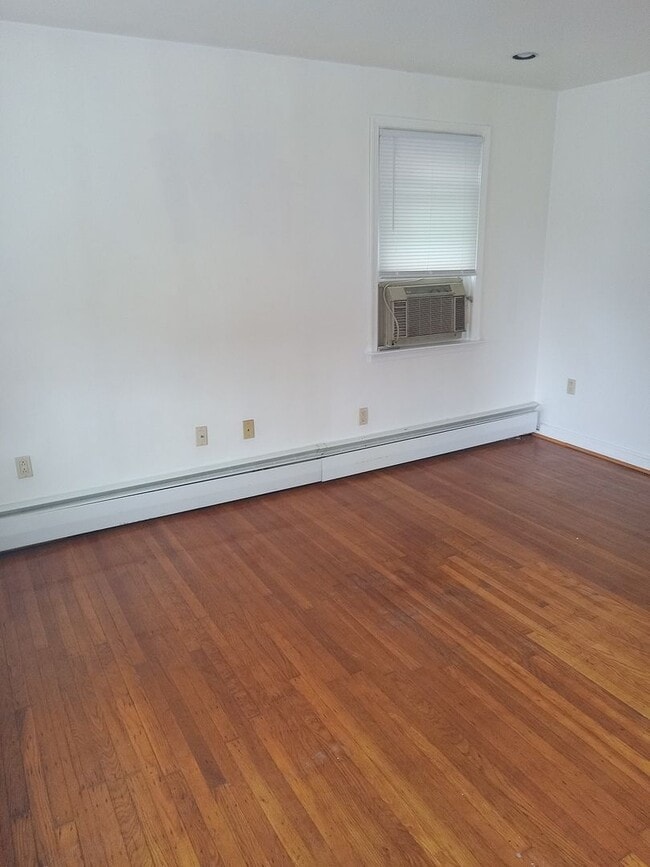 Building Photo - 7512 Brentwood Road