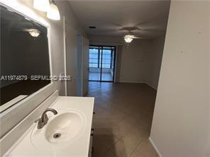 Building Photo - 1041 River Run