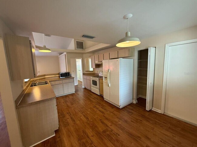 Building Photo - 2260 NW 41st Pl