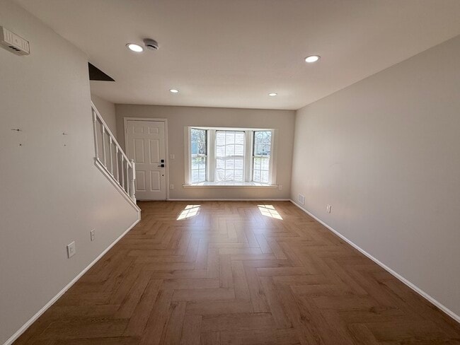 Building Photo - 171 Scobee Ln