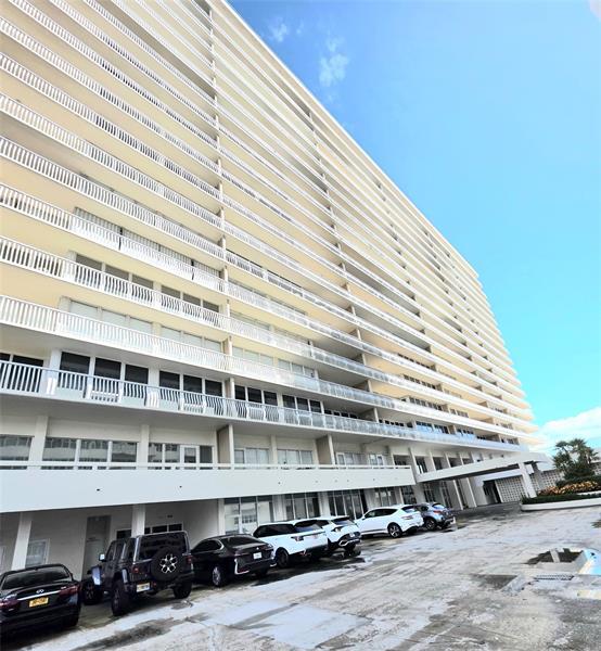 Building Photo - 4020 Galt Ocean Dr