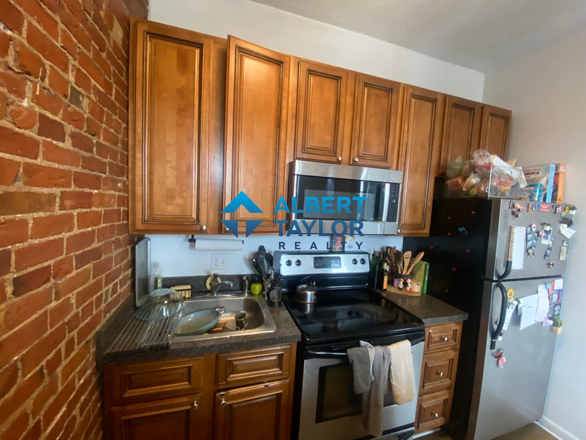 Building Photo - 24 Isabella St