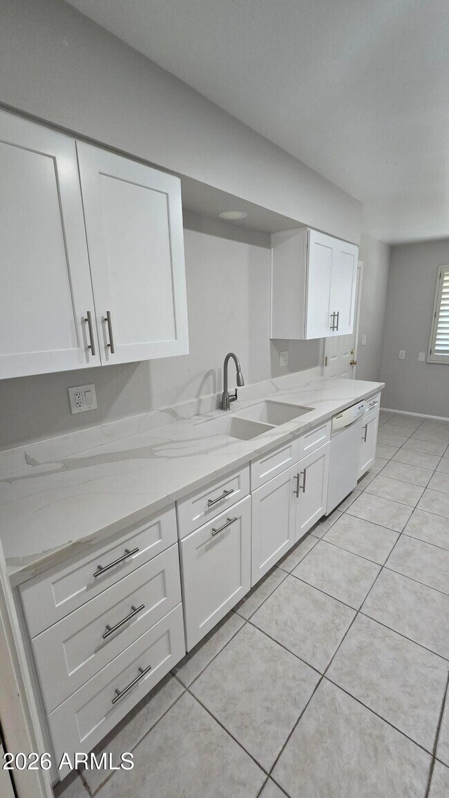 Building Photo - 10715 W Tropicana Cir