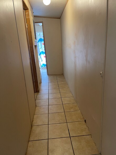 Building Photo - 2734 Middle Leesville Rd