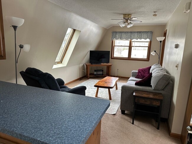 Building Photo - 4 Mark St