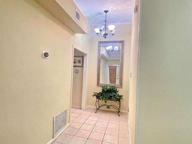 Building Photo - 406 Longshadow Road