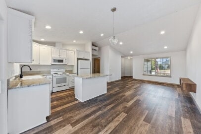 Building Photo - Spacious and Updated Pet Friendly Home