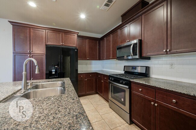 Building Photo - Fresno Westside Home, 5BR/3BA, Built 2018 – Great for Families