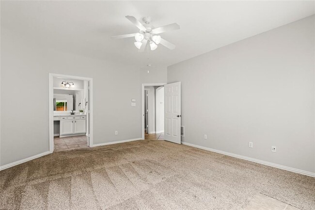 Building Photo - 70 Fulshear Ct