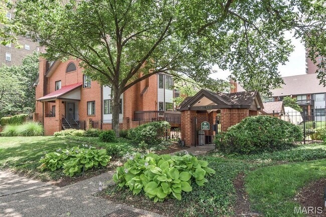 Building Photo - 4444 Lindell Blvd