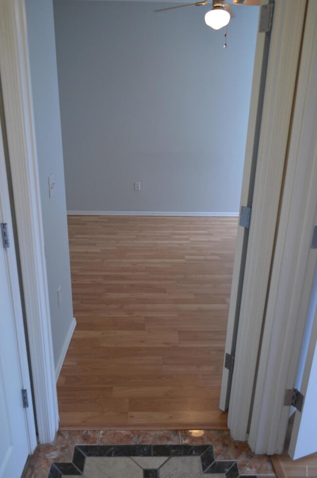 Building Photo - 1701 E Colter St